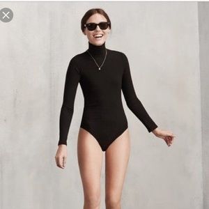Reformation Lozita Ribbed Turtleneck Bodysuit - XL